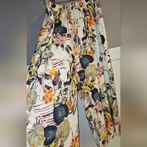 Wide Leg Floral Print Pants in Cream and Black